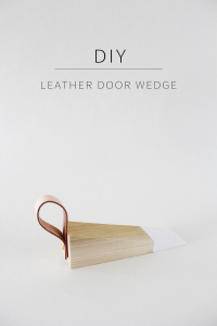 Learn how to make a gorgeous door stop with this tutorial from Annabode