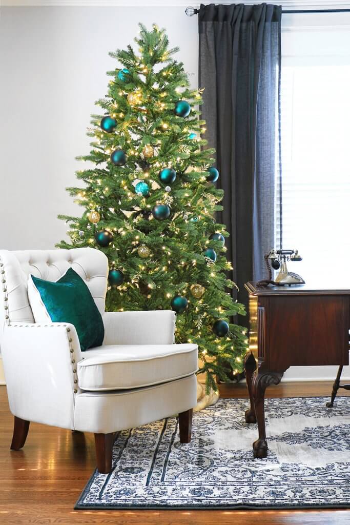 A Tree For Every Room: Christmas Tour - Home Made by Carmona
