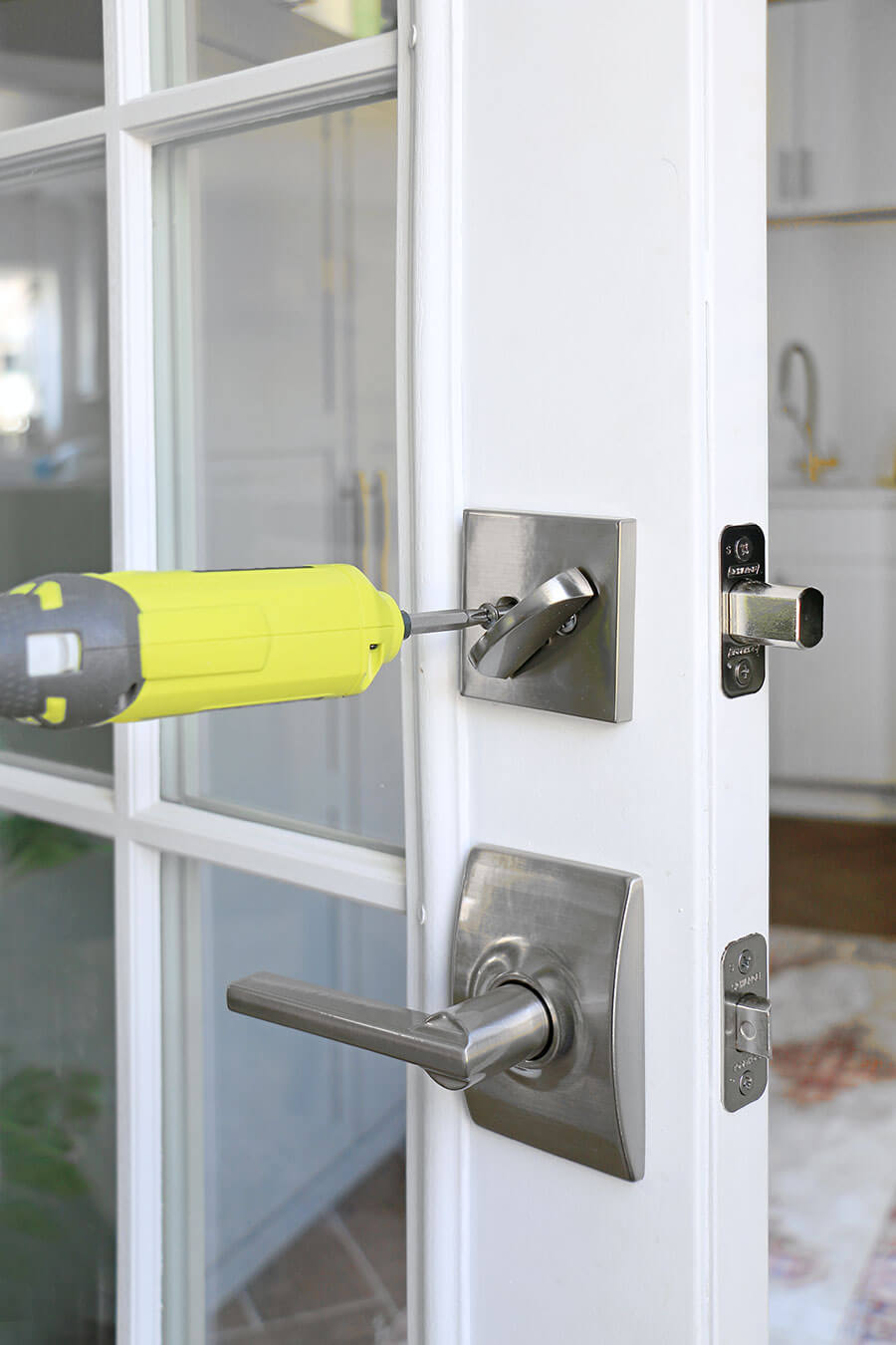 10 top tips for choosing front door handles