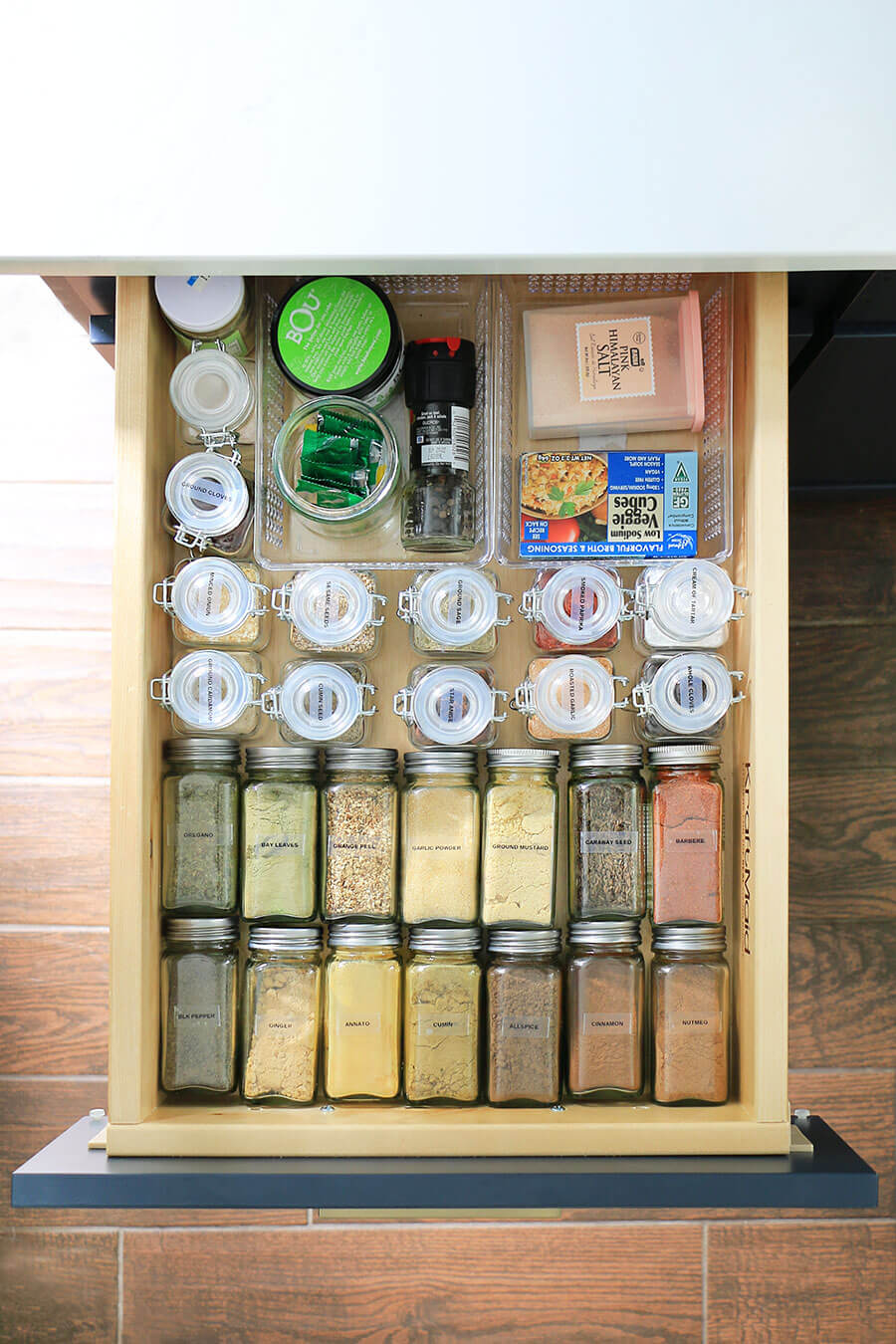 Organized-spices-in-a-drawer