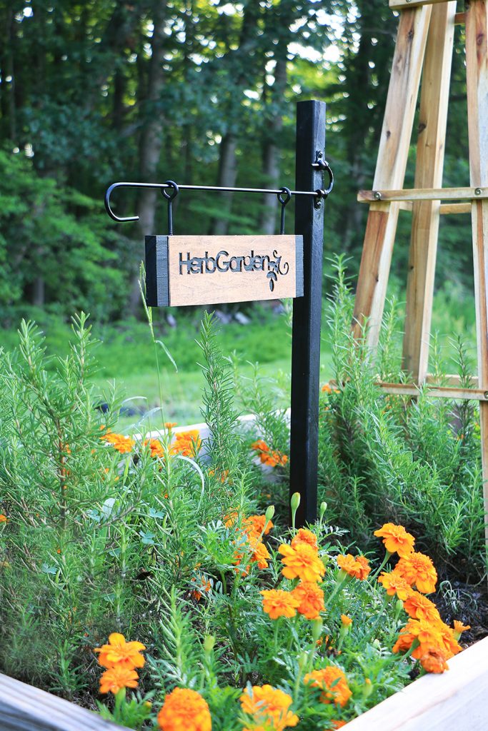 DIY Garden signs saying Herb Garden