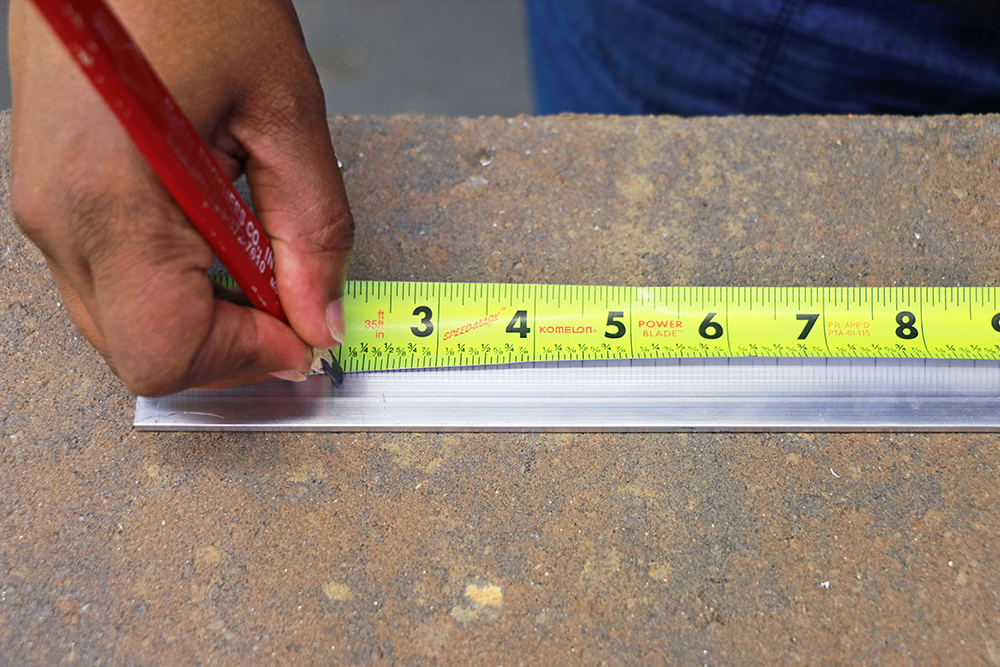 Measuring aluminum bar